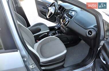Хэтчбек Fiat Punto 2012 в 