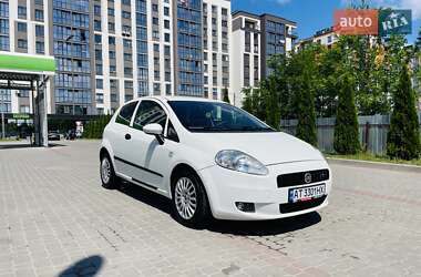 Хэтчбек Fiat Punto 2012 в 