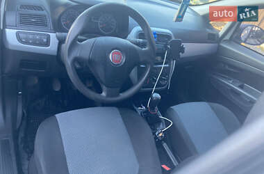 Хэтчбек Fiat Punto 2011 в 
