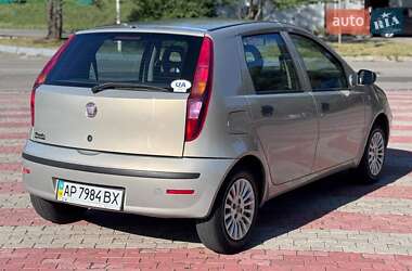 Хэтчбек Fiat Punto 2010 в 