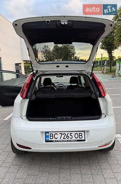 Хэтчбек Fiat Punto 2015 в 