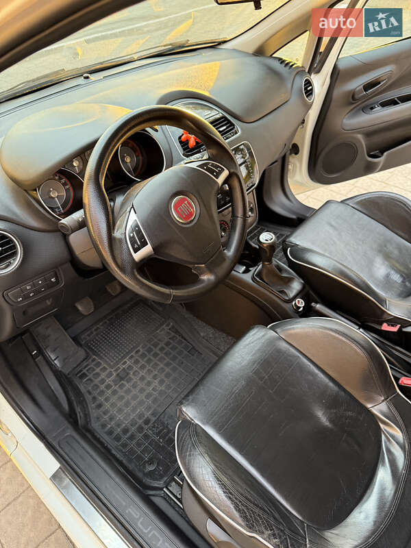 Хэтчбек Fiat Punto 2015 в Львове