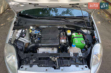 Хэтчбек Fiat Punto 2013 в 
