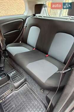 Хэтчбек Fiat Punto 2011 в 
