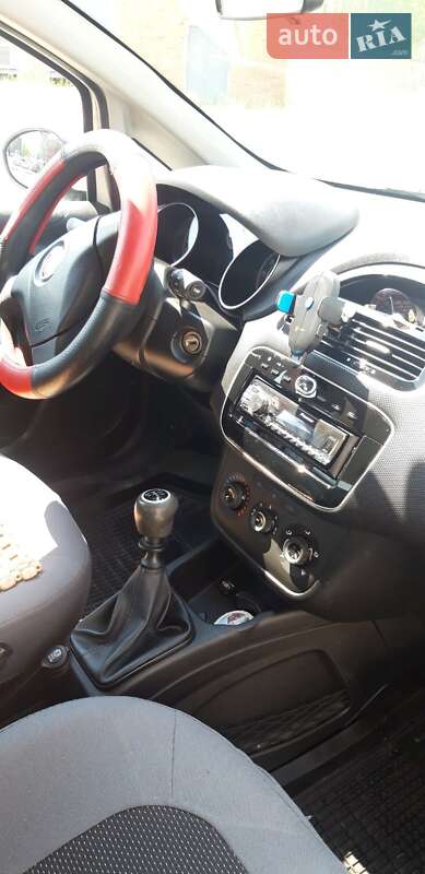 Хетчбек Fiat Punto 2013 в Бориславі