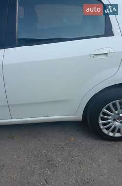 Хэтчбек Fiat Punto 2009 в 