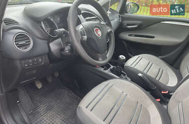 Хэтчбек Fiat Punto 2010 в 