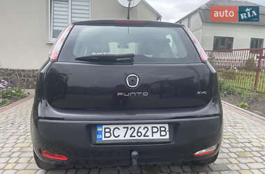 Хэтчбек Fiat Punto 2010 в 