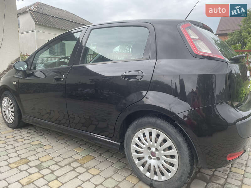 Хетчбек Fiat Punto 2010 в Львові