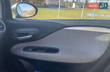 Хэтчбек Fiat Punto 2010 в 
