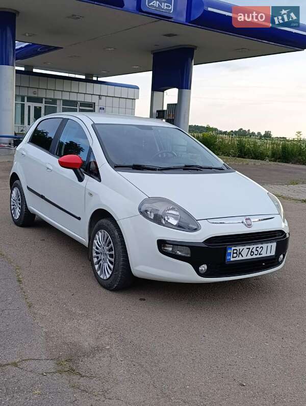 Хэтчбек Fiat Punto 2011 в Дубно фото 7 Хэтчбек Fiat Punto 2011 в Дубно