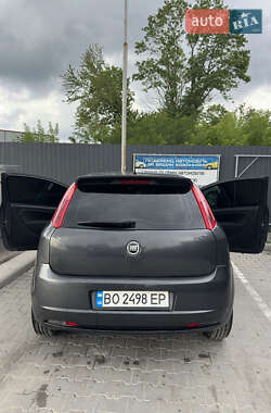 Хэтчбек Fiat Punto 2010 в 