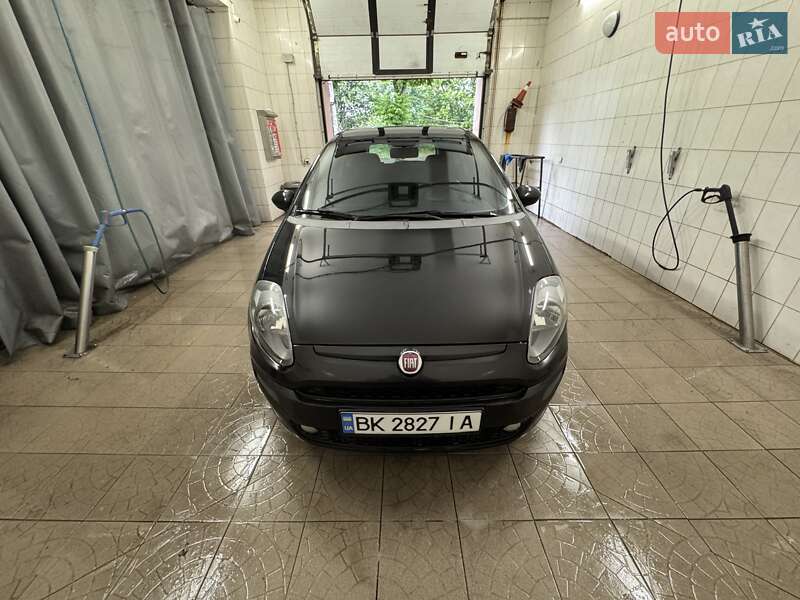Хетчбек Fiat Punto 2009 в Рівному