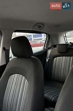 Хэтчбек Fiat Punto 2011 в 