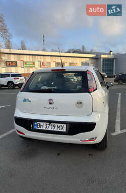 Хэтчбек Fiat Punto 2011 в 