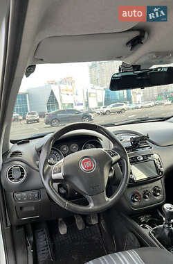 Хэтчбек Fiat Punto 2011 в 