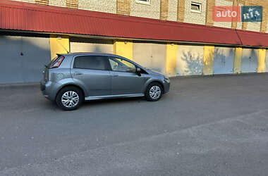 Хэтчбек Fiat Punto 2011 в 
