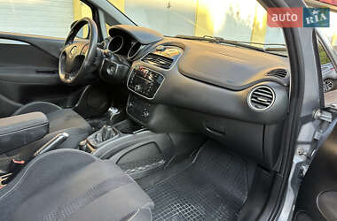 Хэтчбек Fiat Punto 2011 в 