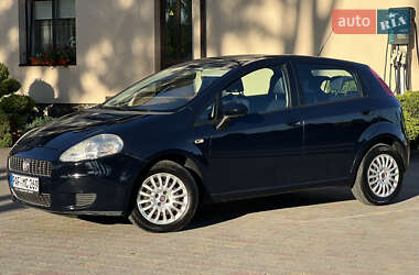 Хэтчбек Fiat Punto 2009 в 