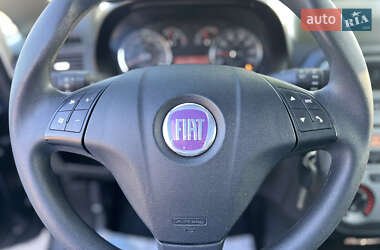 Хэтчбек Fiat Punto 2009 в 