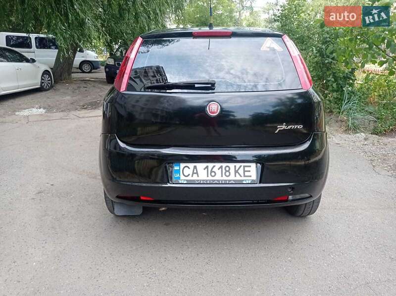 Хэтчбек Fiat Punto 2008 в 