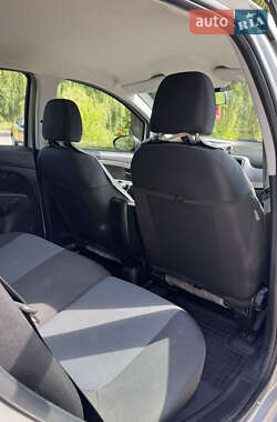 Хэтчбек Fiat Punto 2012 в 