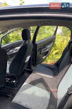 Хэтчбек Fiat Punto 2009 в 