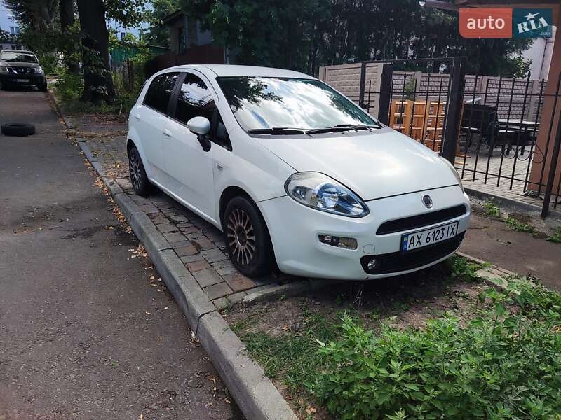 Хэтчбек Fiat Punto 2012 в Ровно