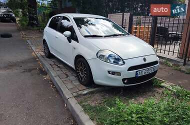 Хэтчбек Fiat Punto 2012 в 