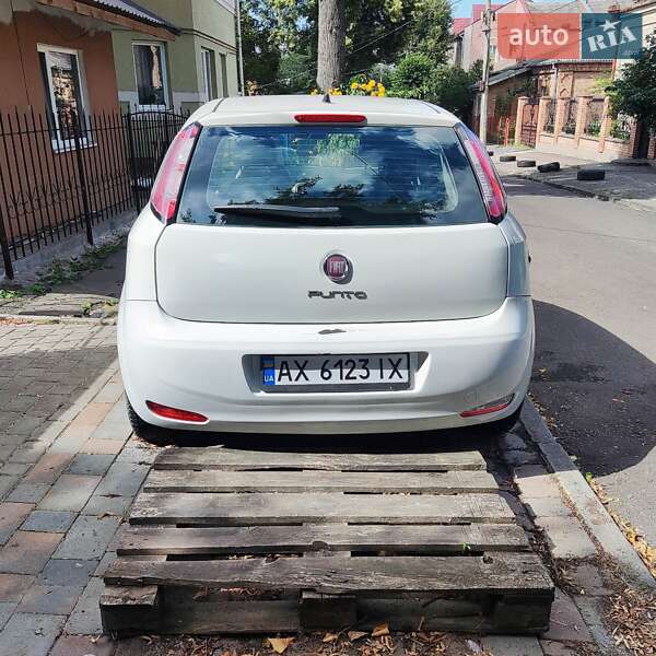 Хэтчбек Fiat Punto 2012 в Ровно