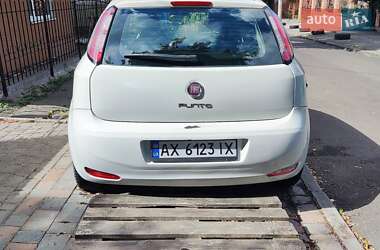 Хэтчбек Fiat Punto 2012 в 