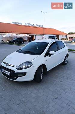 Хэтчбек Fiat Punto 2011 в 