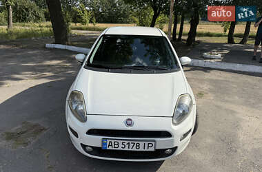 Хетчбек Fiat Punto 2012 в 
