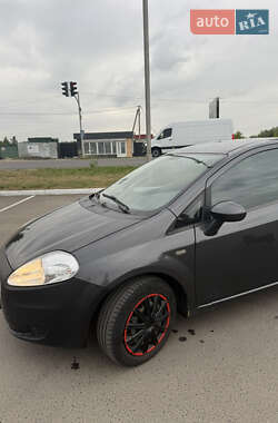 Хэтчбек Fiat Punto 2009 в 