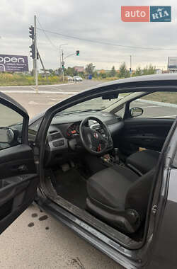 Хэтчбек Fiat Punto 2009 в 