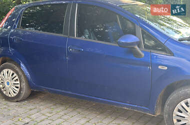 Хэтчбек Fiat Punto 2009 в 