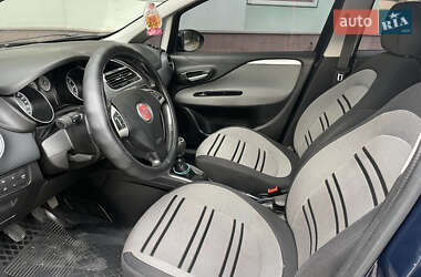 Хэтчбек Fiat Punto 2011 в 