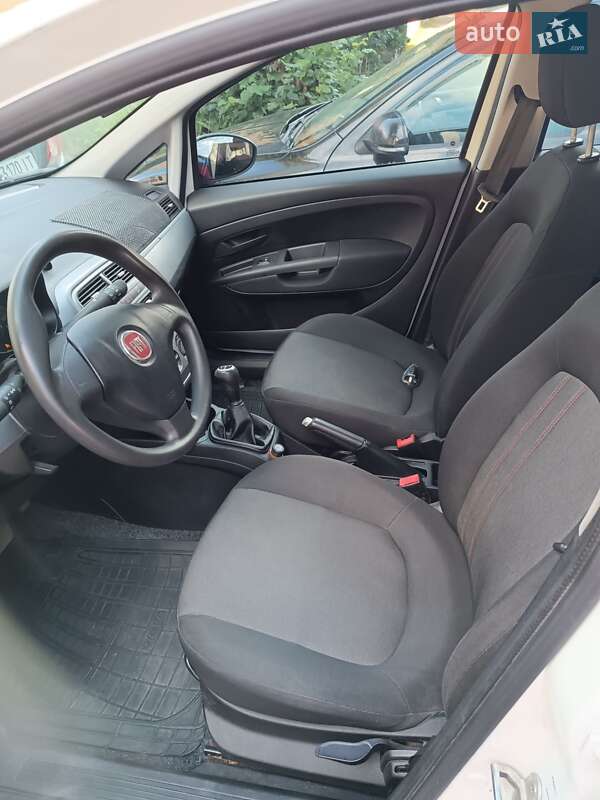 Хэтчбек Fiat Punto 2012 в Ровно