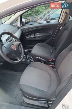 Хэтчбек Fiat Punto 2012 в 