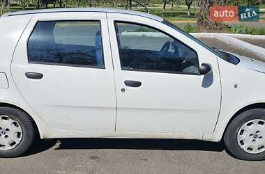Хэтчбек Fiat Punto 2000 в 