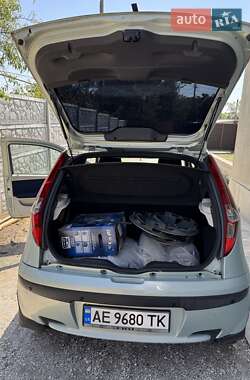 Хэтчбек Fiat Punto 2004 в 