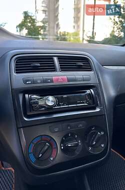 Хэтчбек Fiat Punto 2007 в 