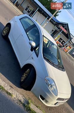 Хетчбек Fiat Punto 2008 в 