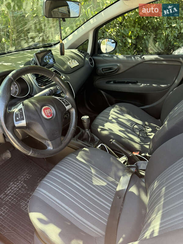 Хэтчбек Fiat Punto 2011 в Новомосковске