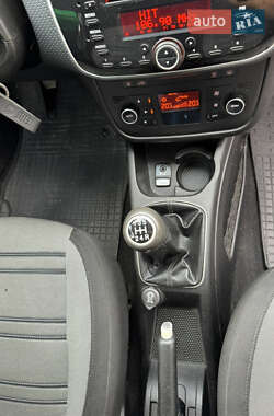 Хетчбек Fiat Punto 2011 в 