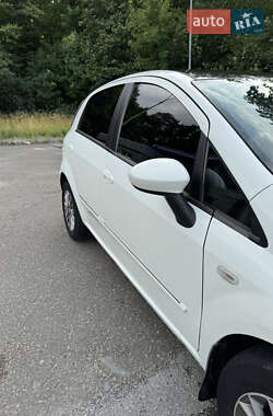 Хетчбек Fiat Punto 2011 в 