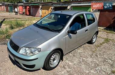 Хэтчбек Fiat Punto 2004 в 