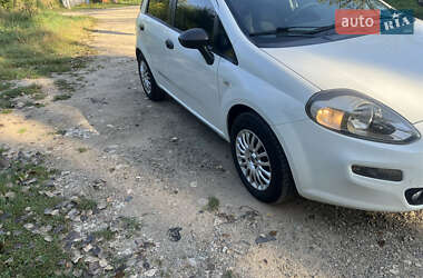 Хэтчбек Fiat Punto 2012 в 