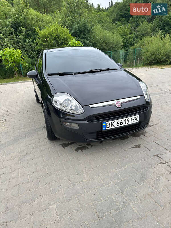 Хэтчбек Fiat Punto 2011 в Львове