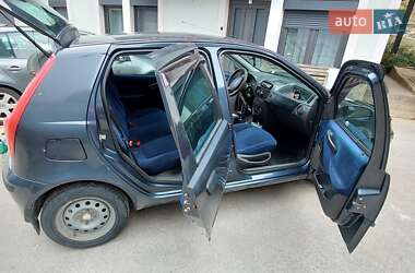 Хэтчбек Fiat Punto 2001 в 